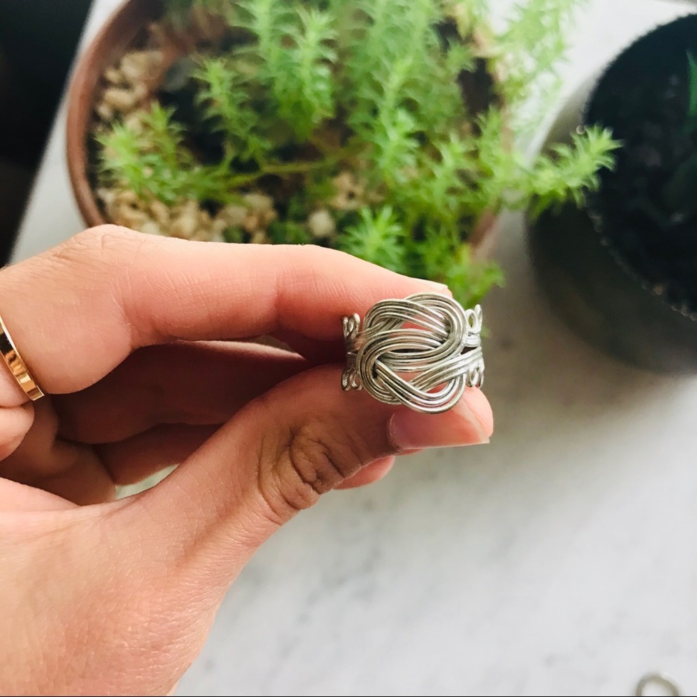 Silver knotted ring - Picture 4 of 4